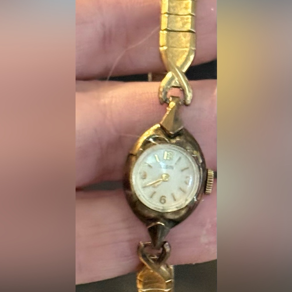 Women’s Antique Elgin wristwatch